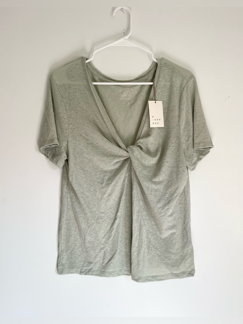 A New Day Light Green Twist
Knot Top Women's XL *read description*